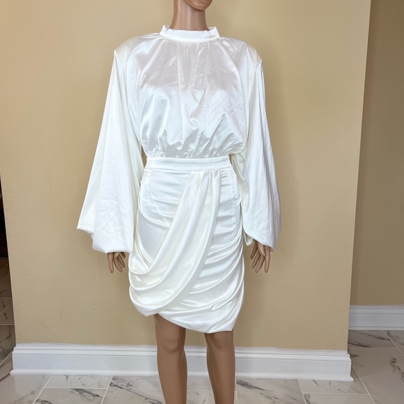 Fashion nova balloon sleeve dress - Picture 2 of 14